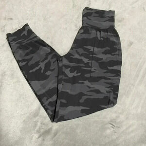 🩷 Athleta Salutation Camo Joggers